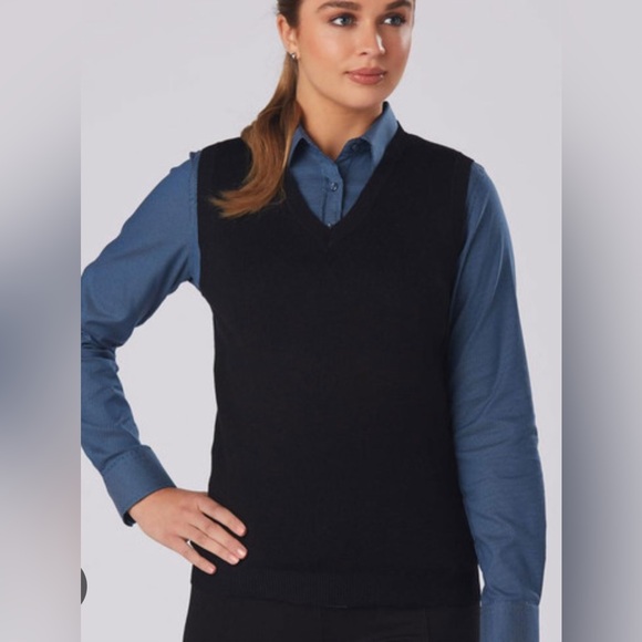 Lands End black v neck sleeveless sweater vest - Picture 2 of 8